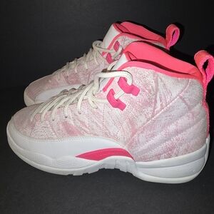 Air Jordans Youth 5Y – Distressed Suede